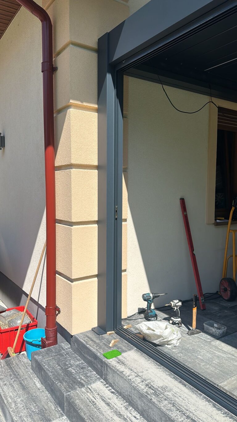Pictures of columns for outdoor shading solutions from Poland