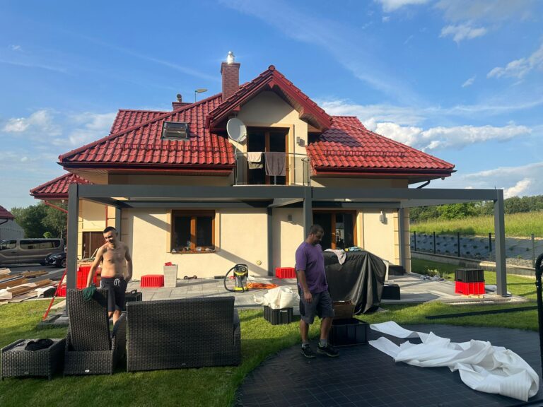 Installation solution for outdoor aluminum pergola