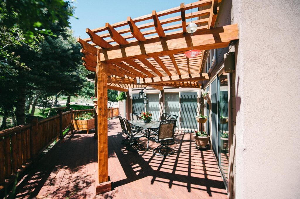 Smart Pergola vs Traditional Pergola: What’s the Real Upgrade? 3 The sunshade effect of traditional pergolas