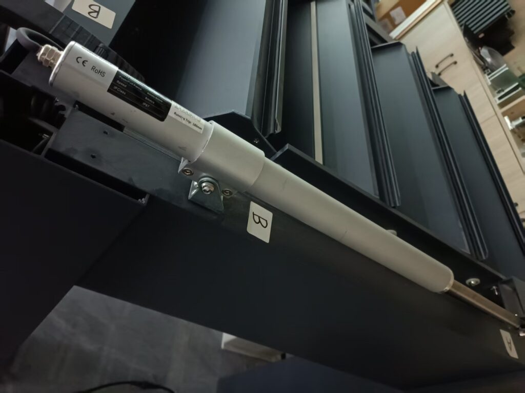 Installing the awning motor