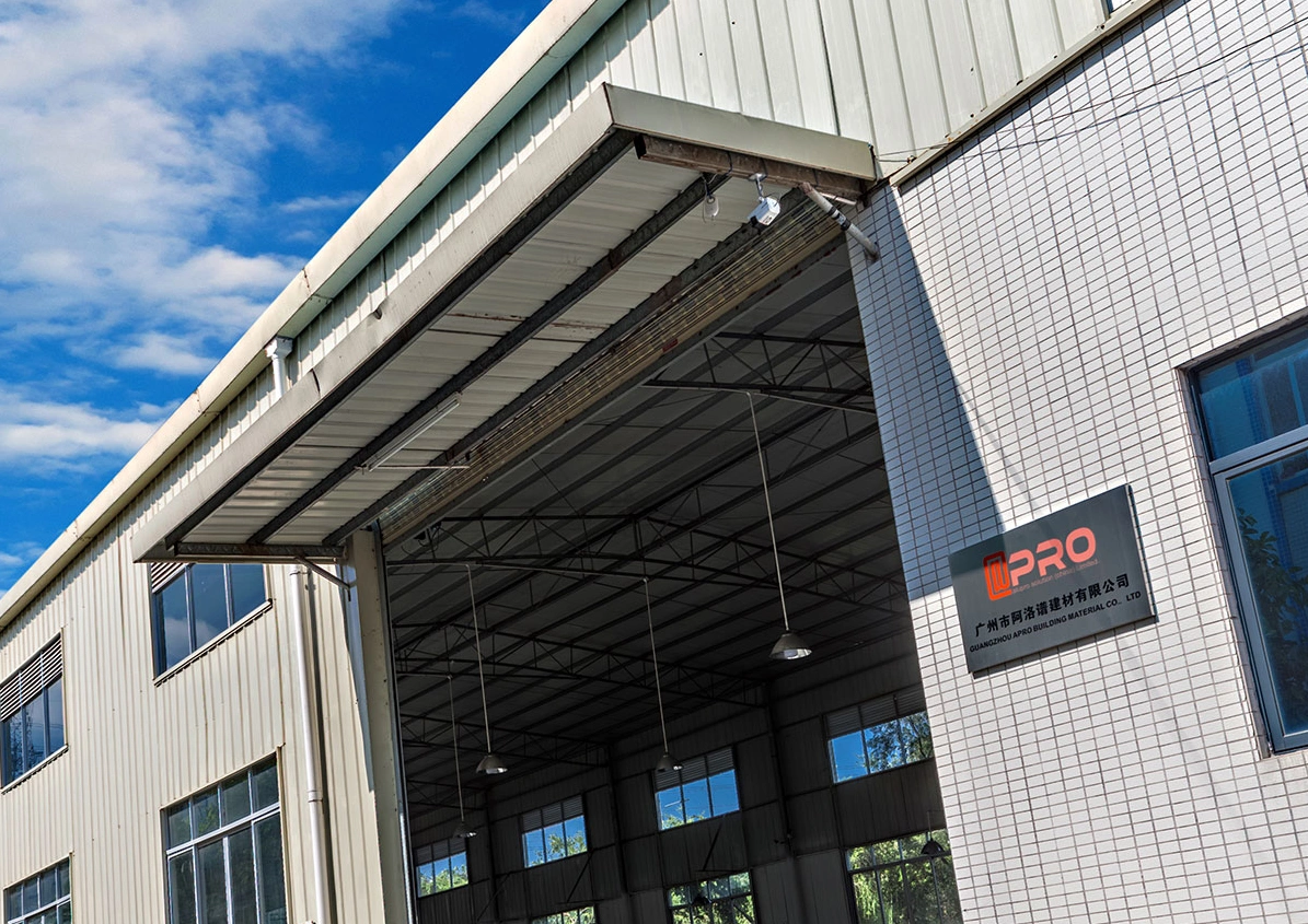 Знак завода по производству алюминиевых дверей и окон Apro